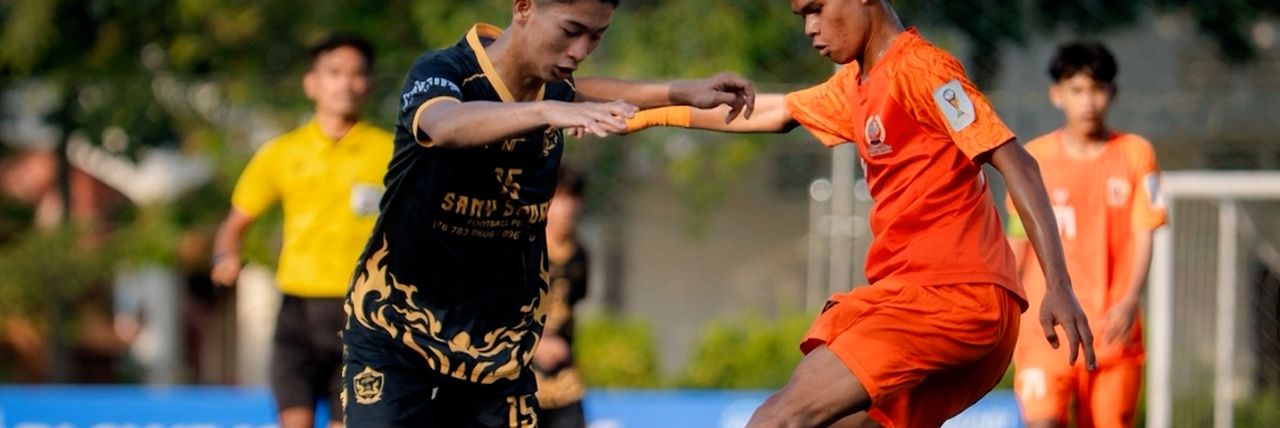 ប្រធានក្រុមវិទ្យាល័យឫស្សីកែវ ឆៃ ហោហុង បញ្ជាក់ថា ការទទួលទានអាហារត្រូវពេលវេលា ជាផ្នែកមួយជួយឲ្យមានកម្លាំងពេញលេញសម្រាប់ថ្ងៃប្រកួត - Article Thumbnail