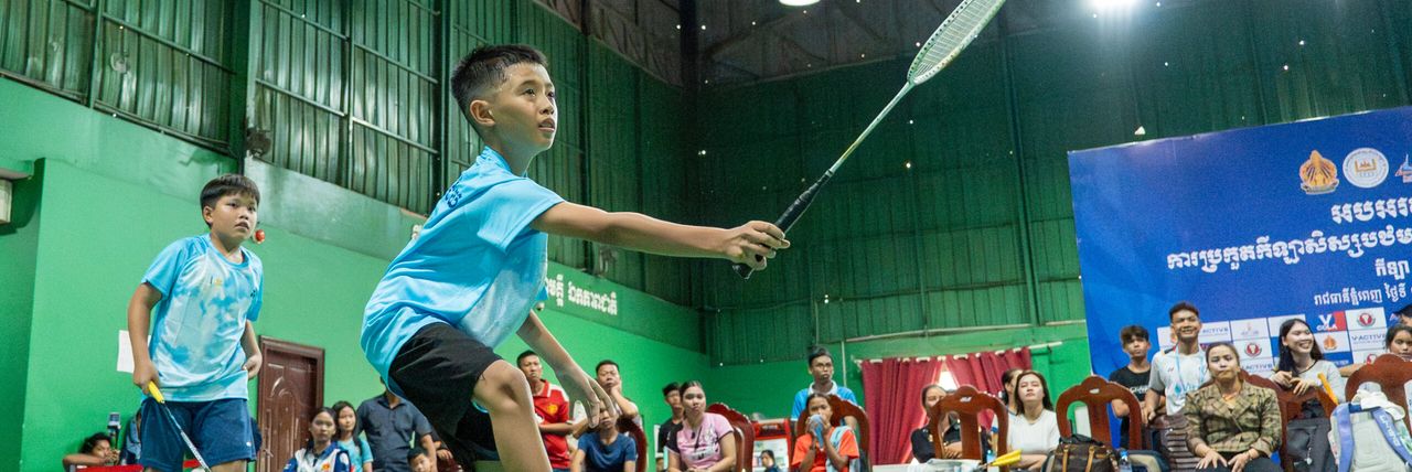 ឃើញម្នាក់ឈរមុខ ម្នាក់ឈរនៅក្រោយក្នុងកីឡាវាយសីវិញ្ញាសាគូ តើមានតួនាទីខុសគ្នាបែបណា? - Article Thumbnail