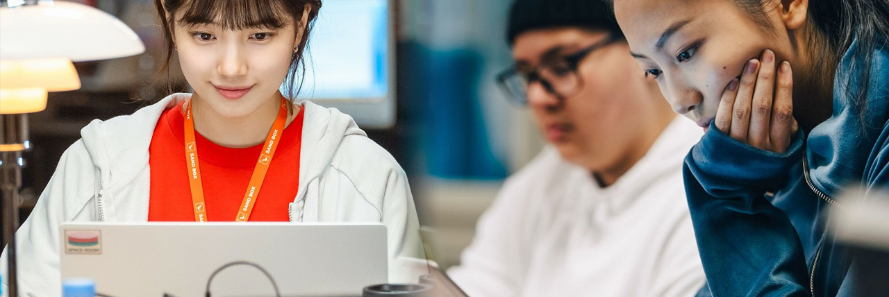 វិធីសាស្ត្រពង្រឹង Soft Skills ៥ យ៉ាងដែលចាំបាច់បំផុតក្នុងយុគសម័យដែល AI ចាប់ផ្ដើមដណ្ដើមការងារមនុស្ស - Main Article Image