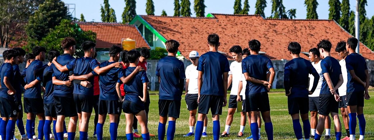 Image for article: យុវជន៣៦រូបមកពី១២ក្រុមផ្សេងៗគ្នាចូលរួមតេស្តសមត្ថភាពដំណាក់កាលទី២ជាមួយក្រុមជម្រើសជាតិយុវជនកម្ពុជាU១៩