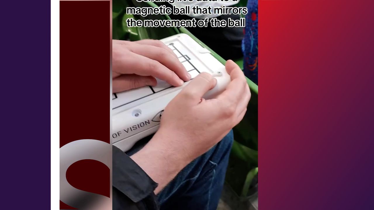 Field of Vision Tablet ធ្វើឲ្យអ្នកមានពិការភ្នែកទទួលអារម្មណ៍ដឹងដូចទស្សនាការប្រកួតពិតៗ