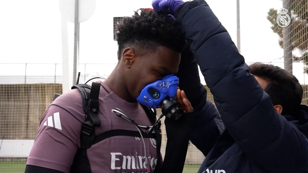 មុខងារពិសេសៗរបស់ម៉ាសទំនើប ដែលកីឡាករ Real Madrid ពាក់អំឡុងពេលហ្វឹកហាត់