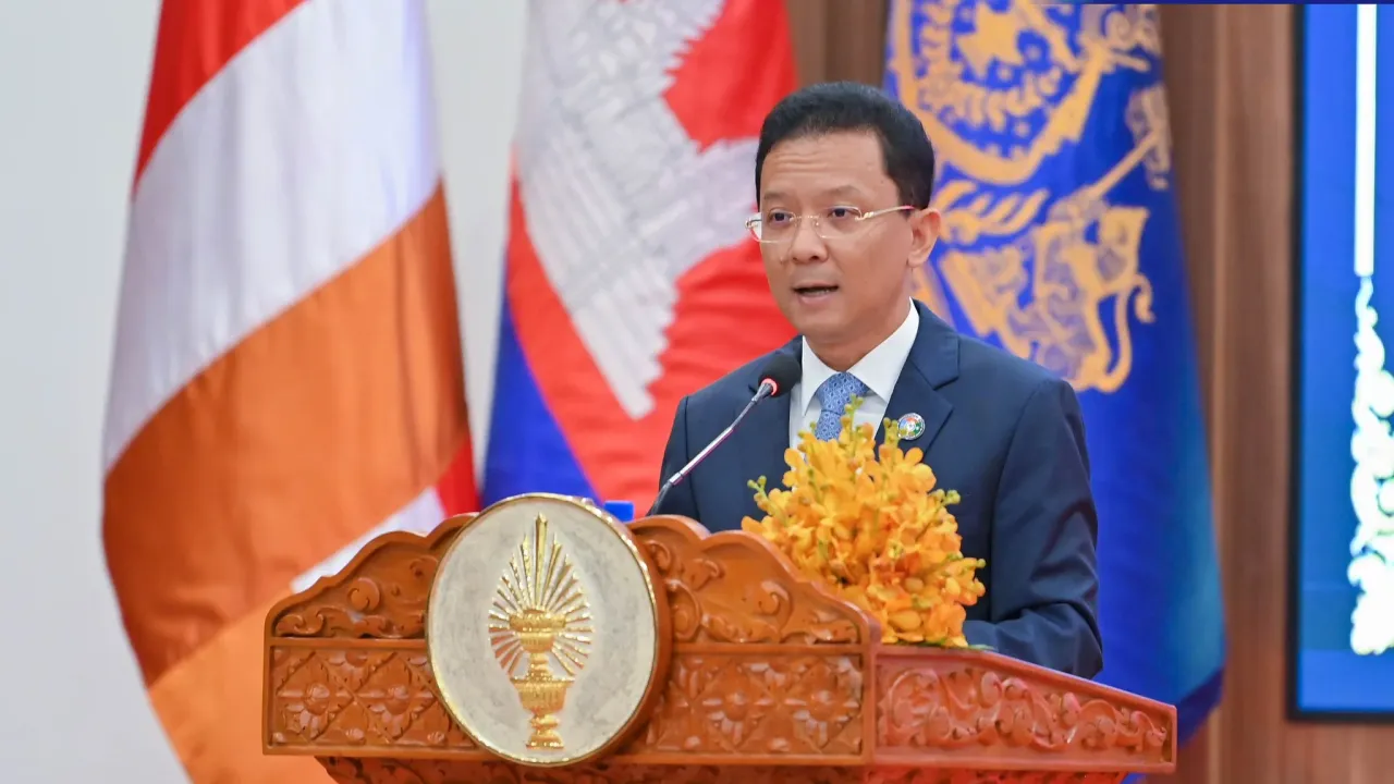 រដ្ឋមន្ត្រីឧស្សាហកម្ម ៖ កម្ពុជ...