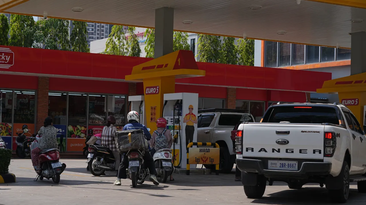 អ្នកសេដ្ឋកិច្ច ៖ តម្លៃប្រេងនៅក...