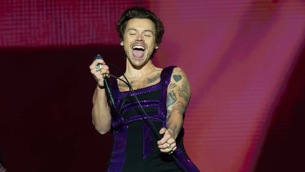 Harry Styles ជាប់ឈ្មោះក្នុងបញ្ជីបុគ្គល ១០០ នាក់ដែលបង់ពន្ធច្រើនបំផុតនៅអង់គ្លេស