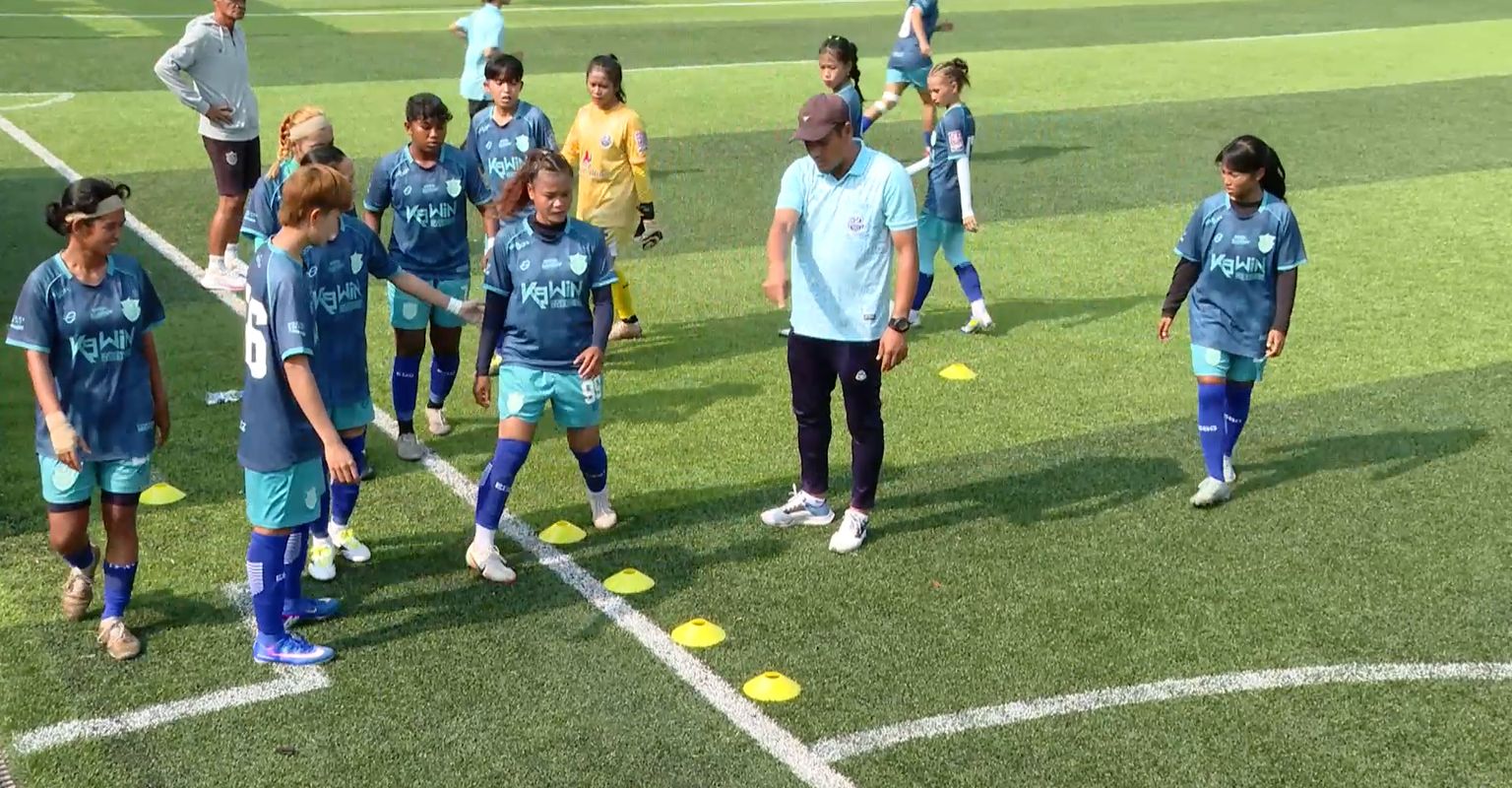 ក្រុមបាល់ទាត់នារីបឹងកេត បង្ហាញ