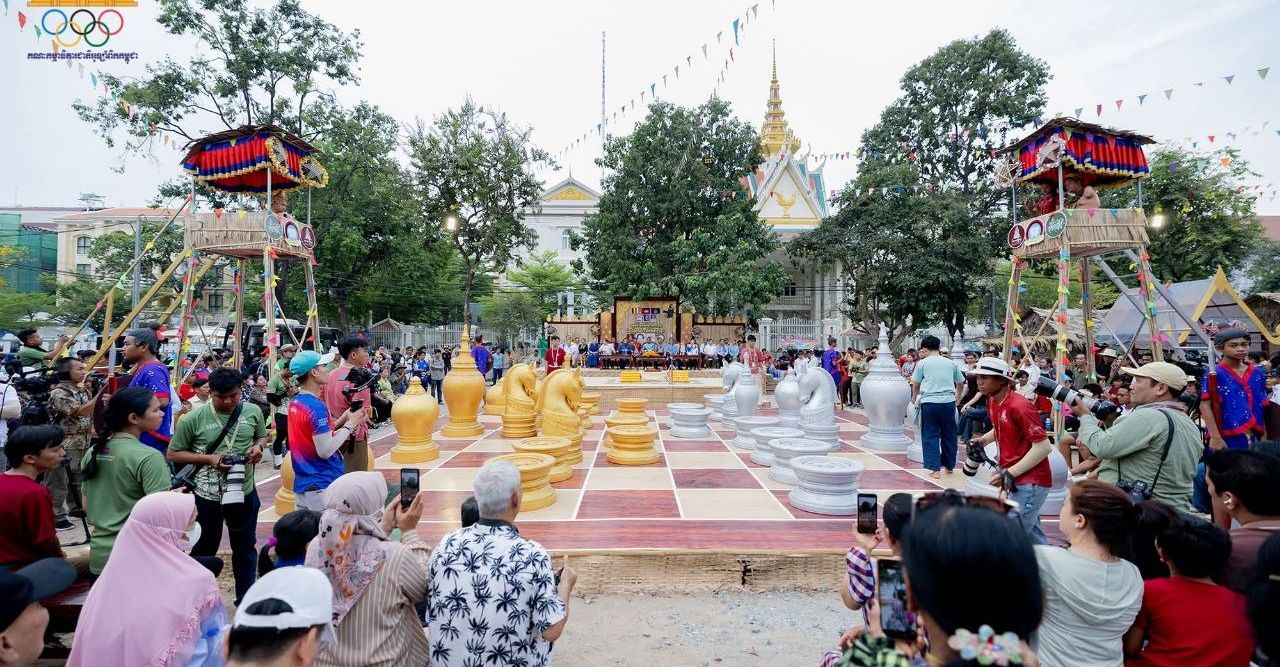 អុកចត្រង្គ និង គុនចម្រុះខ្មែរន