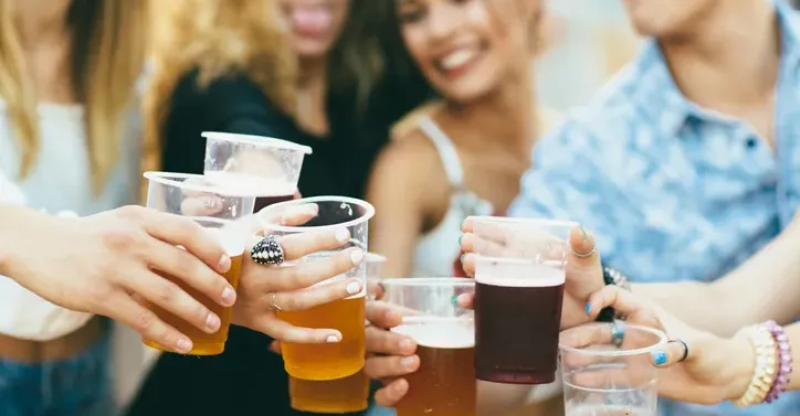 និន្នាការផឹកគ្រឿងស្រវឹងរបស់យុវ...