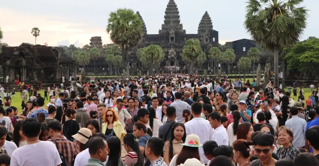 ប្រាសាទអង្គរវត្តជាប់ចំណាត់ថ្នា...