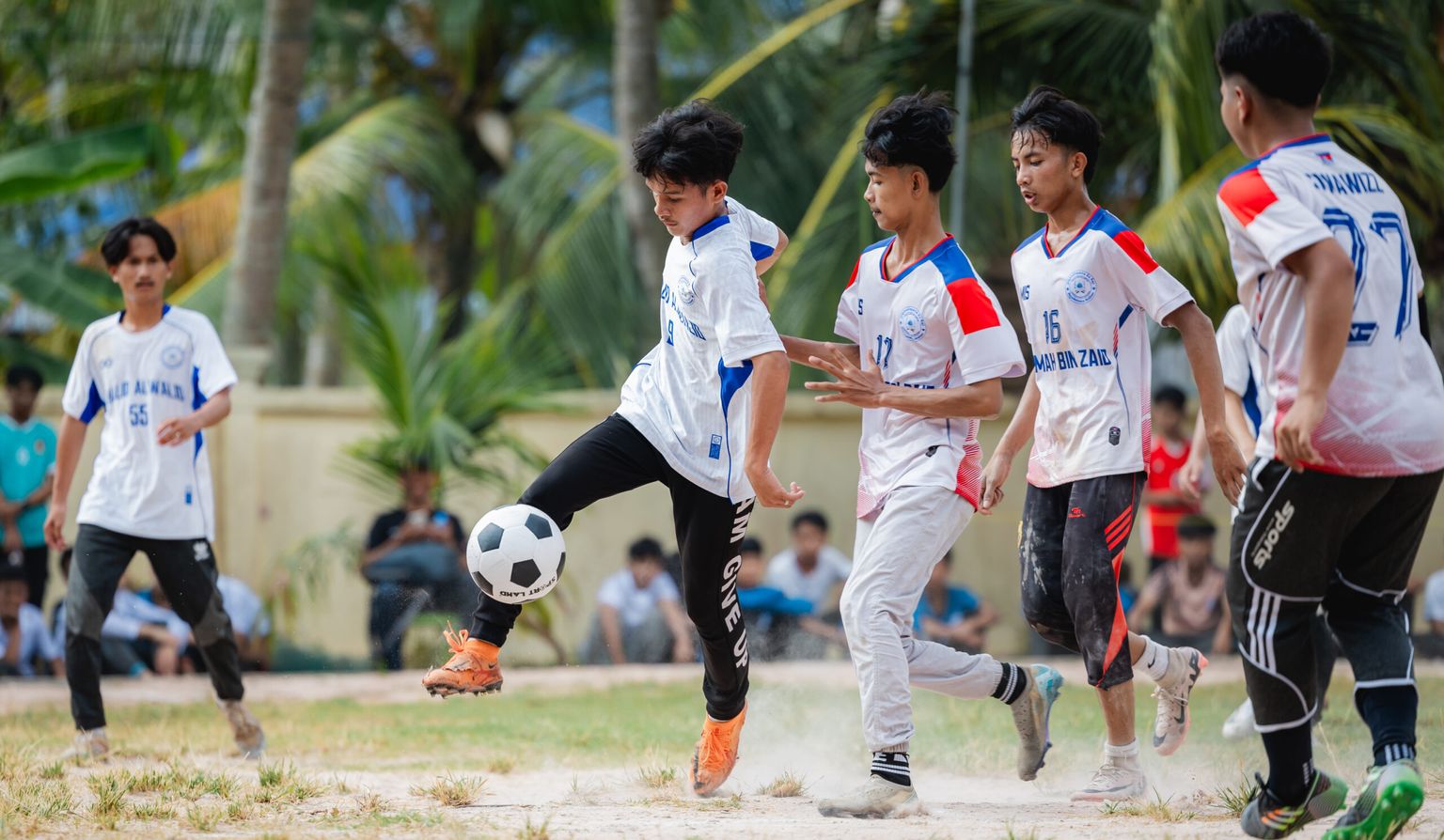 សាលាវិទ្យាល័យឯកជនកំពង់កែស បើកព្រឹត្តិការណ៍កីឡាប្រច