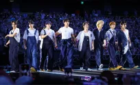 ចប់ CARATLAND លើកទី ១០ ក្រុម​ SEVENTEEN លាអ្នកគាំទ្រមួយរយៈ សន្យា ៣ ឆ្នាំក្រោយជួបគ្នា