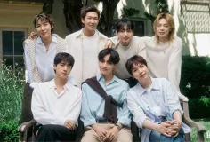 មេរៀនពី BTS ទៅ ARMY៖ «ដួលហើយ ត្រូវក្រោកឈរ» ព្រោះភាពជោគជ័យមិនមែនជាការលោតផ្លោះត្រឹមតែមួយយប់