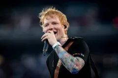 Ed Sheeran ទម្លាយមូលហេតុដែលលោកឈប់ប្រើទូរស័ព្ទតាំងពីឆ្នាំ ២០១៥ - Article