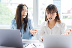 មិត្តភក្តិ និងការងារ៖ នៅពេលចំណងមិត្តភាពអាចប្រេះស្រាំ ដោយសារធ្វើការនៅកន្លែងតែមួយ - Article