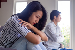 មិនប្រាប់ ស្មើនឹងមិនស្រឡាញ់? តើត្រូវធ្វើបែបណា នៅពេលដែលមានរឿងត្រូវលាក់បាំងពីដៃគូ? - Article