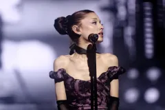 Ariana Grande ប្រកាសបង្កើតមូលនិធិ Brighter Days Ahead Foundation ដើម្បីគាំទ្រសហគមន៍ LGBTQIA+ - Article