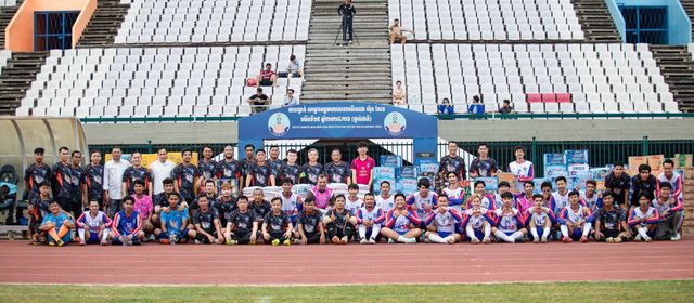 ស្មារតី “ជួរក្រោយគាំទ្រជួរមុខ”៖ ការប្រកួតរវាងក្រុម Vlogger All Stars និងសម្ព័ន្ធយុវជនស្រឡាញ់សន្តិភាព