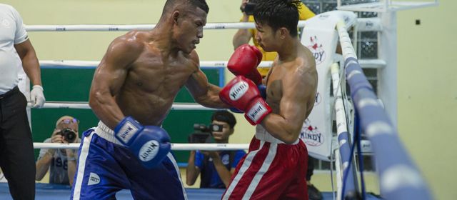 អ្នកប្រដាល់ ហ៊ុន គឹមហៀង ទទូចមិត្តរួមអាជីពប្រឹងហាត់ឱ្យជាប់លាប់ កុំចាំតែមានការប្រកួត បានខំប្រឹង