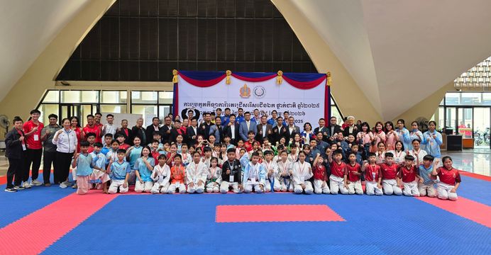 ក្រុមកងយោធពលខេមរភូមិន្ទក្ដោបក្ដាប់កំពូលតារាងមេដាយប្រកួតការ៉ាតេជើងឯកថ្នាក់ជាតិ ២០២៥