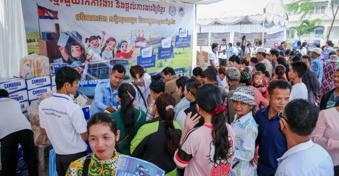 កម្ពុជា​មានឱកាសការងារសម្បូរបែប...