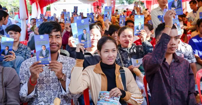 រដ្ឋមន្ត្រីក្រសួងការងារ ៖ អ្នក...