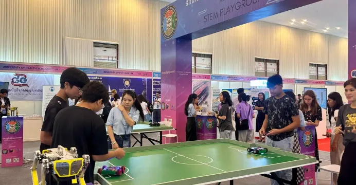 ទិវាជាតិវិទ្យាសាស្ត្រ បច្ចេកវិ...