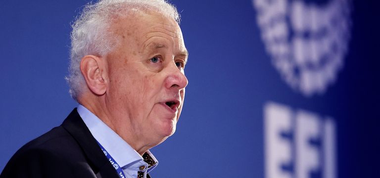 ចំនួនក្រុមដែលប្រកួត playoff ដណ...