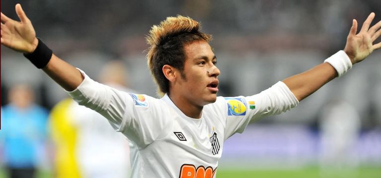 ដំណើរឡើងចុះអាជីពកីឡាករបាល់ទាត់...