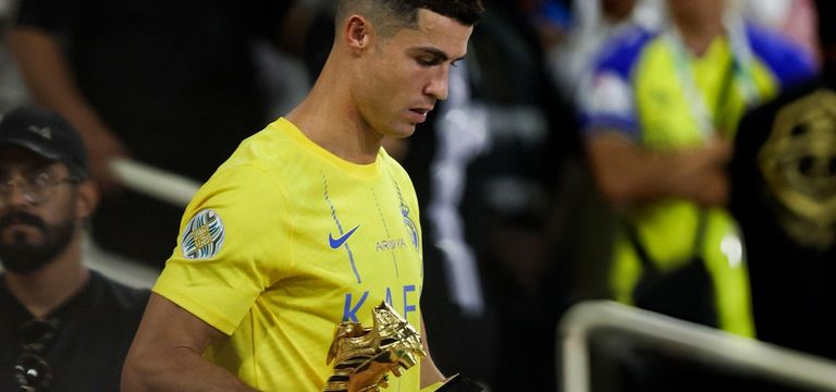 ខ្សែប្រយុទ្ធដ៏លេចធ្លោពីររូប កំ...