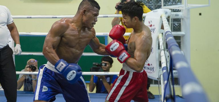 អ្នកប្រដាល់ ហ៊ុន គឹមហៀង ទទូចមិ...