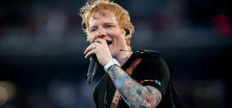 Ed Sheeran ទម្លាយមូលហេតុដែលលោកឈប់ប្រើទូរស័ព្ទតាំងពីឆ្នាំ ២០១៥