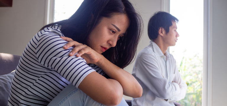 មិនប្រាប់ ស្មើនឹងមិនស្រឡាញ់? តើត្រូវធ្វើបែបណា នៅពេលដែលមានរឿងត្រូវលាក់បាំងពីដៃគូ?